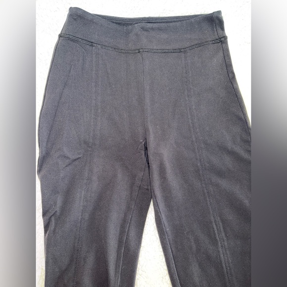 Alo Airbrush High-Waist Flutter Legging - Picture 4 of 7